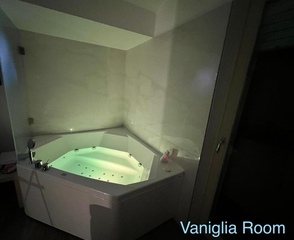 Essence Domus Vaniglia มาเตรา ภายนอก รูปภาพ