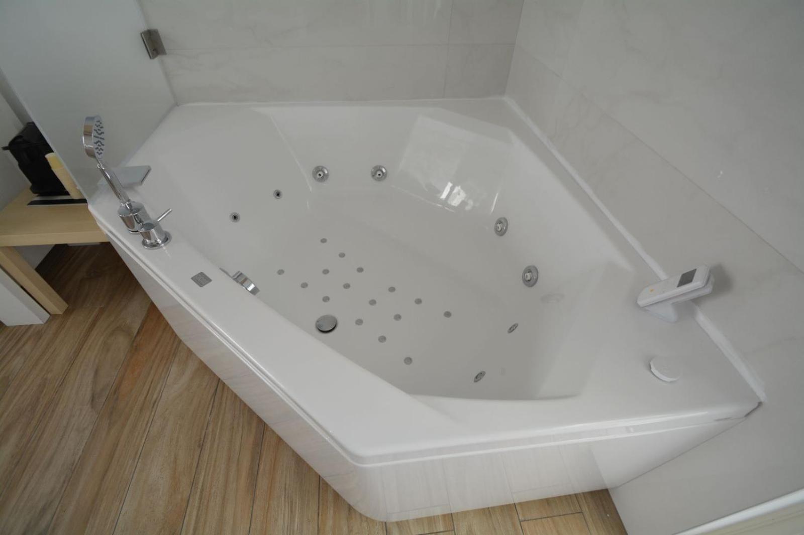 Essence Domus Vaniglia มาเตรา ภายนอก รูปภาพ